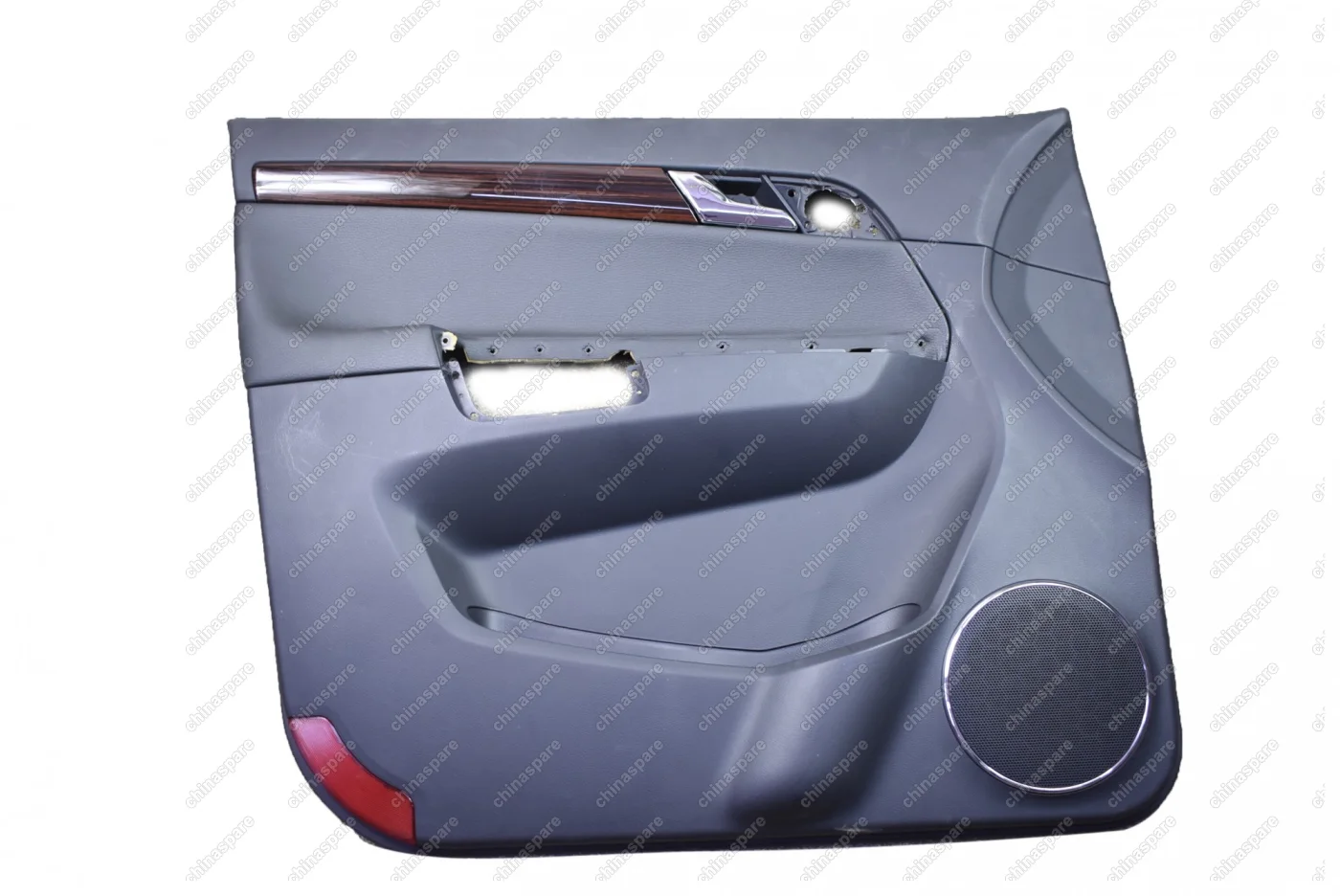 Обшивка двери передней левой Opel Antara