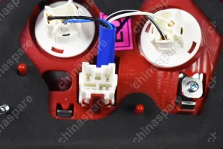 Фонарь задний левый (на дверь багажника) Chevrolet Lacetti J200