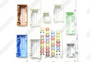 Блок предохранителей салонный Ford Focus 2011-