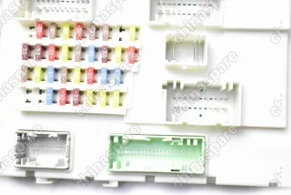 Блок предохранителей салонный Ford Focus 2011-