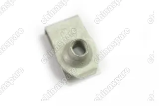 Гайка подпружиненная крепления брызговика Ford Maverick 2000-2006 (TM1) / 2007- (TM7)