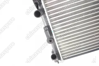 Радиатор охлаждения двигателя с кондиционером без А/С Renault Logan, Sandero 1.4/1.6 08- / Renault Duster 1.6/2.0