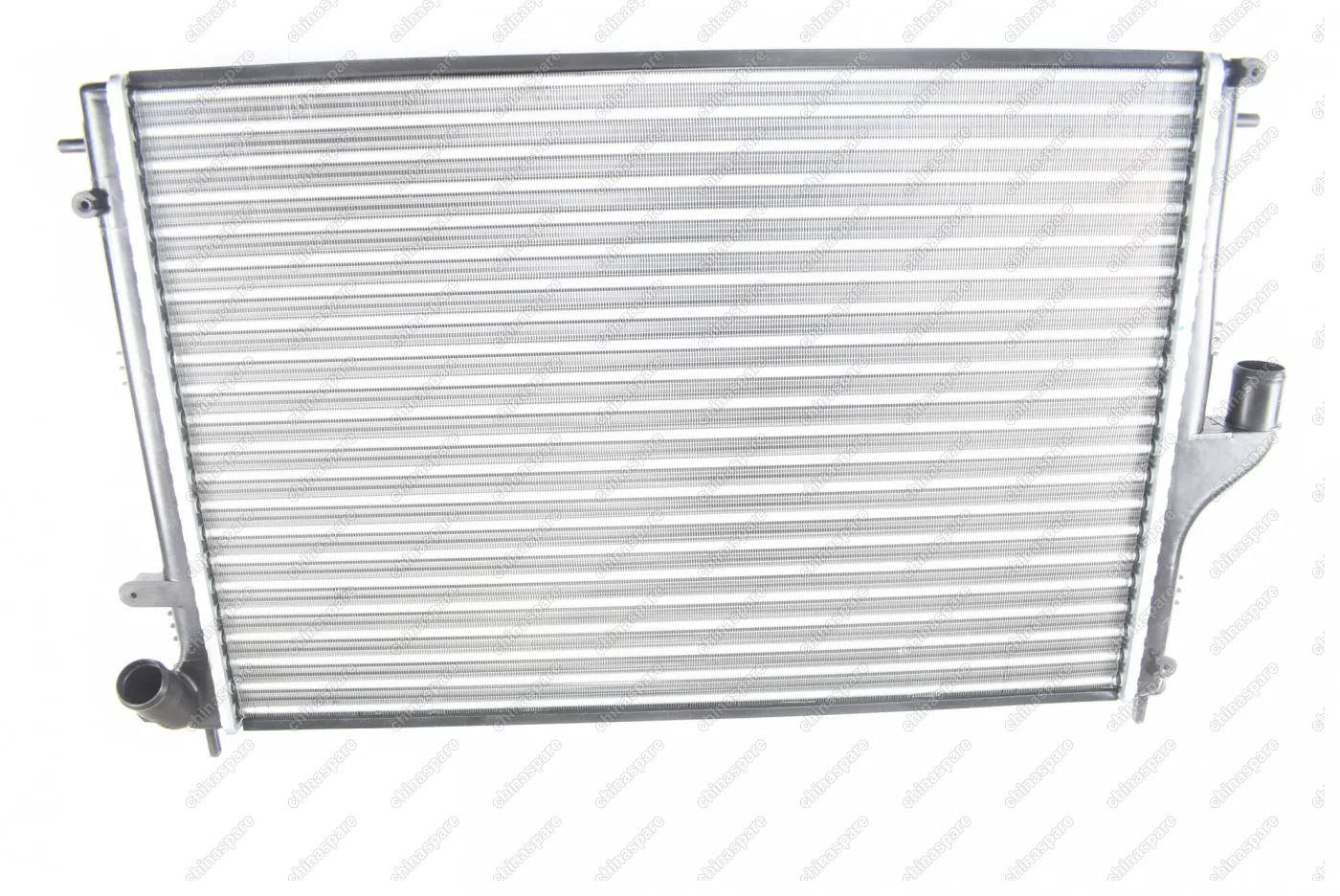 Радиатор охлаждения двигателя с кондиционером Renault Logan, Sandero 1.4/1.6 08- / Renault Duster 1.6/2.0