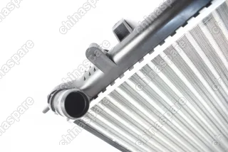 Радиатор охлаждения двигателя с кондиционером Renault Logan, Sandero 1.4/1.6 08- / Renault Duster 1.6/2.0