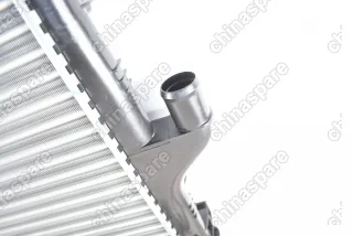 Радиатор охлаждения двигателя с кондиционером Renault Logan, Sandero 1.4/1.6 08- / Renault Duster 1.6/2.0