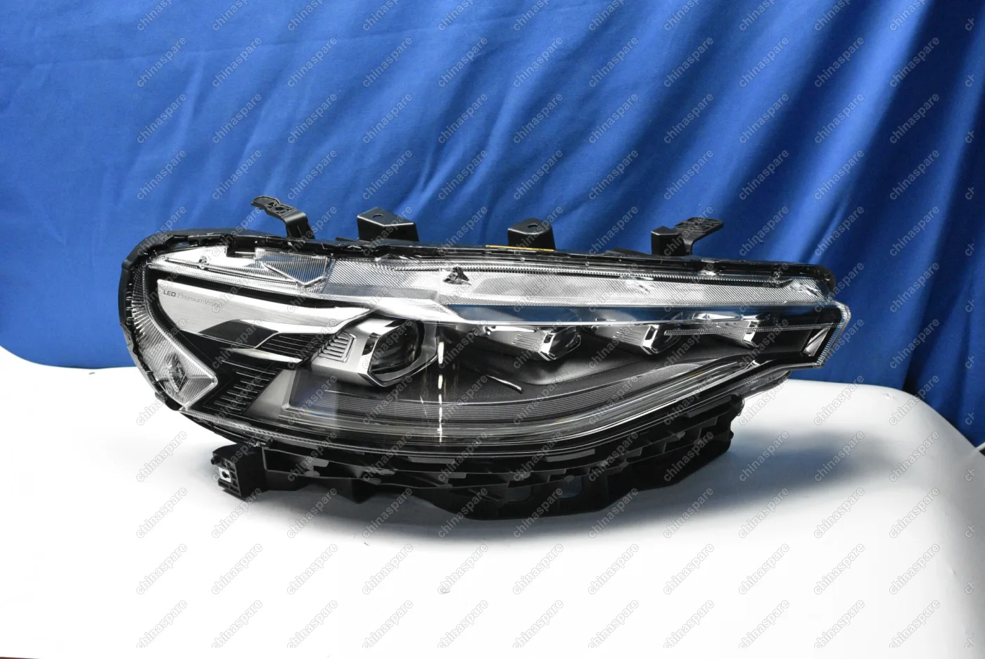 Фара передняя правая (диодная) Haval F7