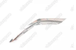 Накладка переднего бампера правая Mitsubishi Outlander 2015-