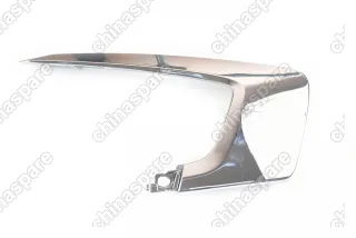 Накладка переднего бампера верхняя правая Mitsubishi ASX 2016-