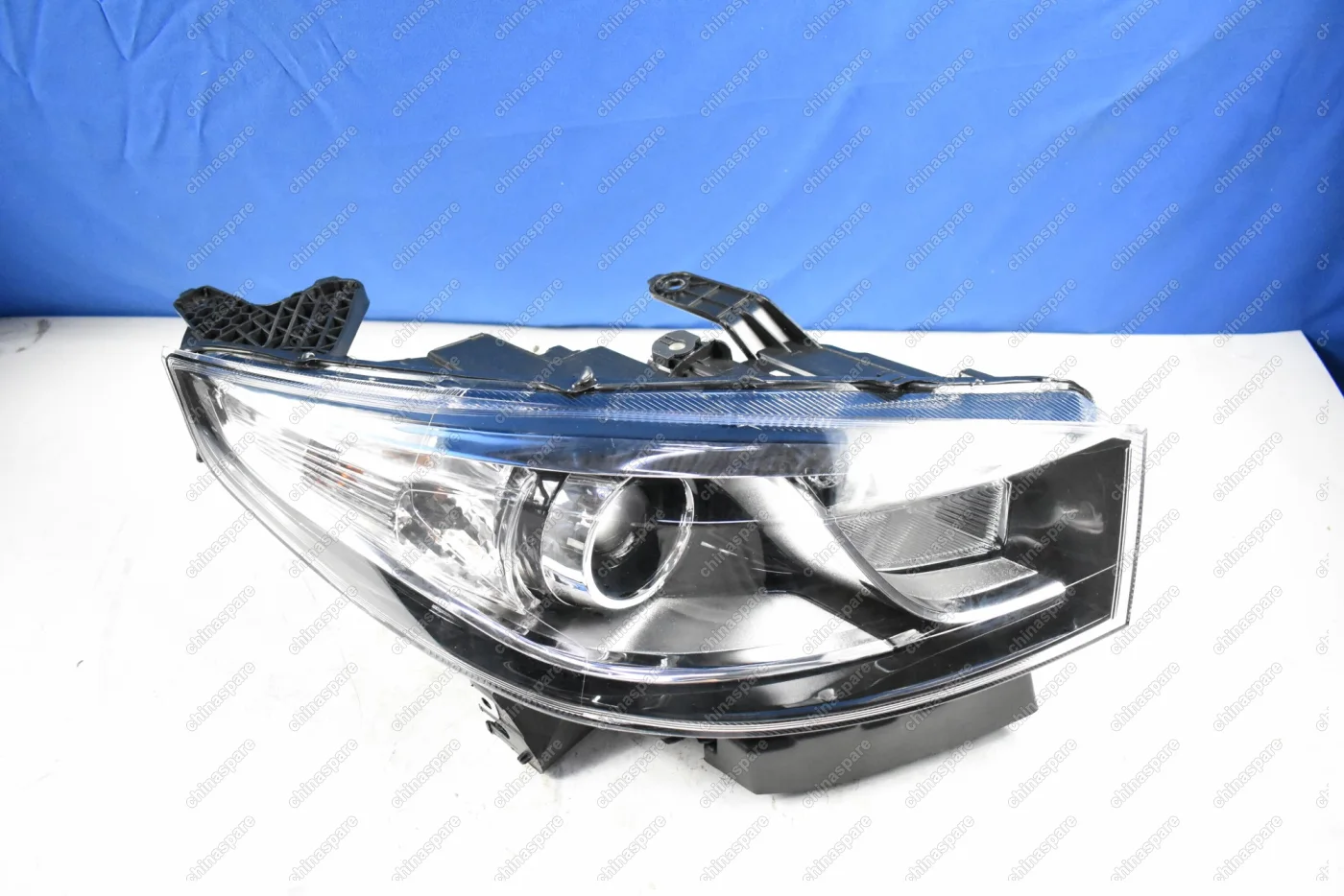 Фара головного света правая Chery Tiggo 3