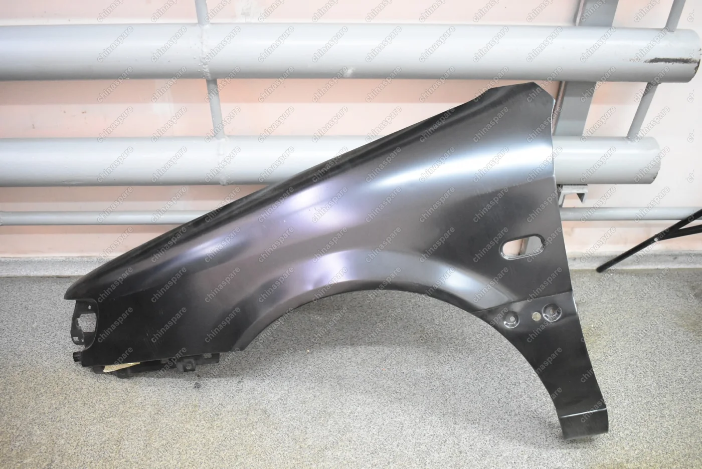 Крыло переднее левое Volkswagen Passat B4 (Уценка)