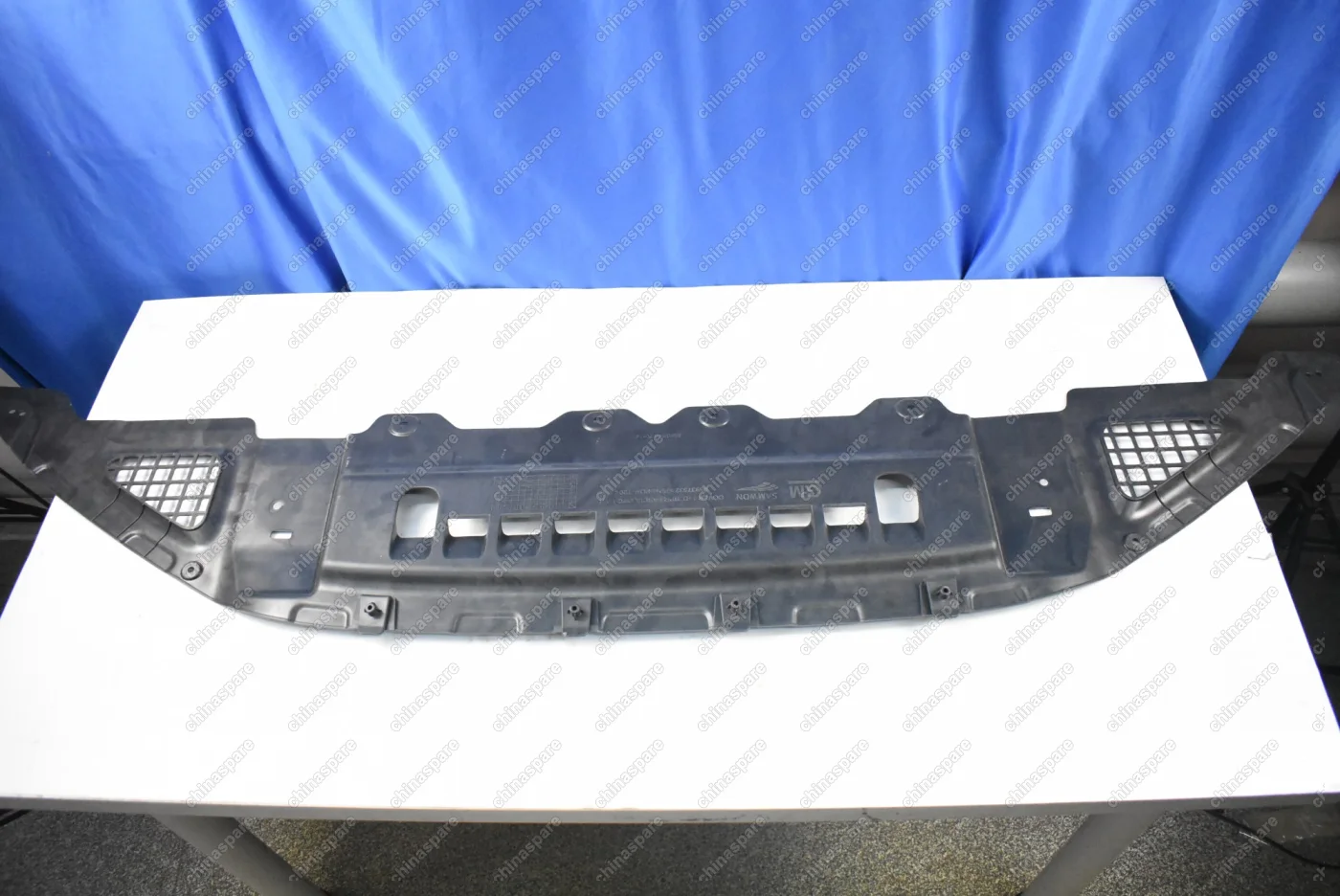 Пыльник бампера переднего нижний Chevrolet Cruze 2009-