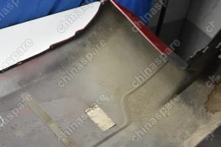 Накладка заднего бампера правая (красная) Mitsubishi Pajero IV (уценка)