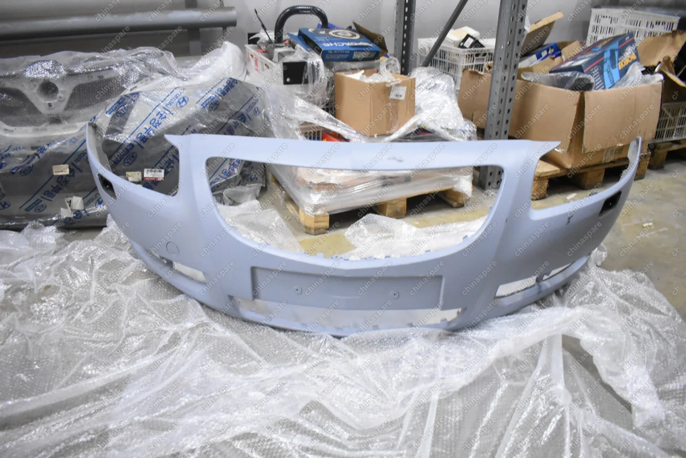 Бампер передний Opel Insignia A 2008-2013 (с омывателями фар, без парктроника, уценка)