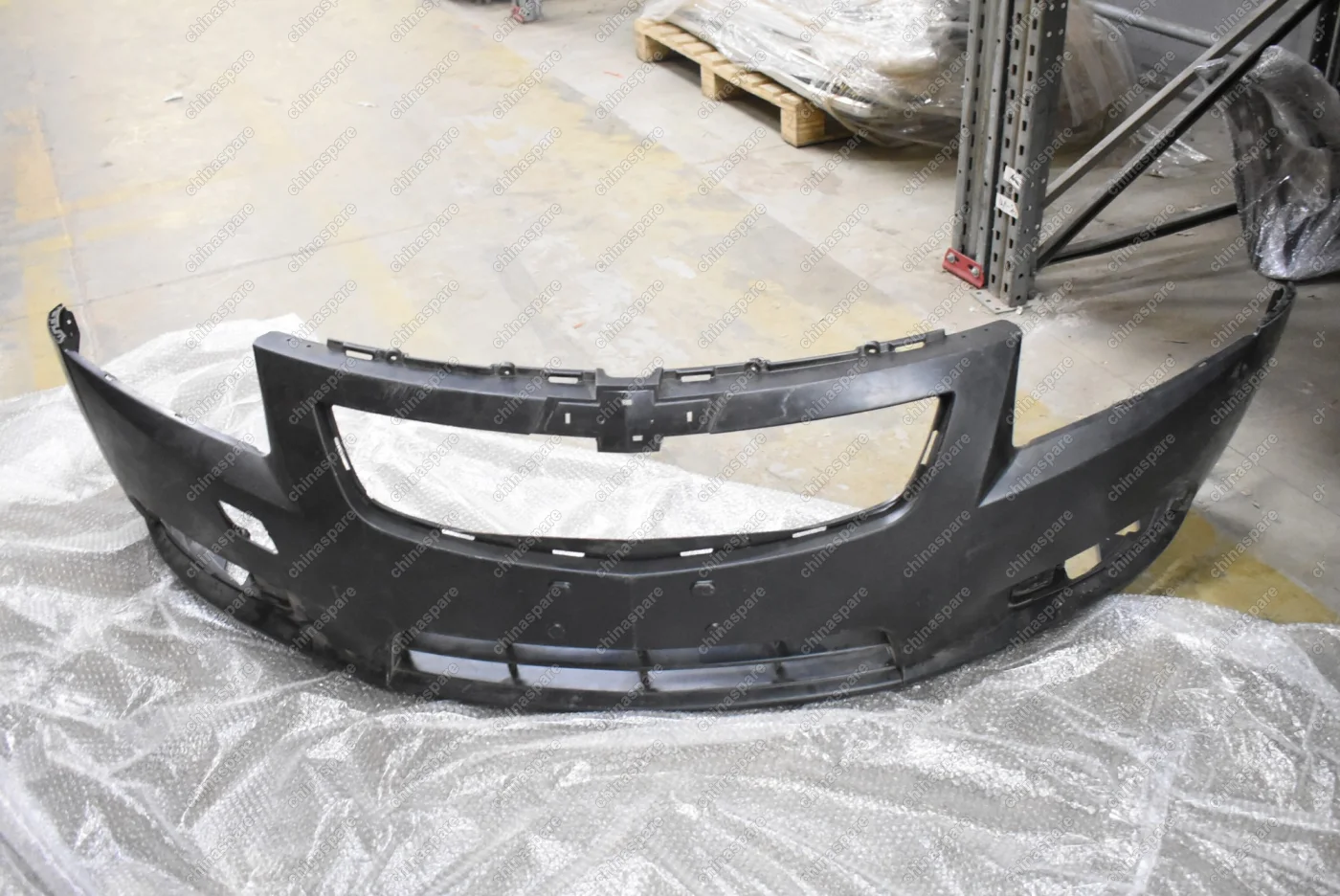 Бампер передний Chevrolet Cruze 2009-2016 (уценка)