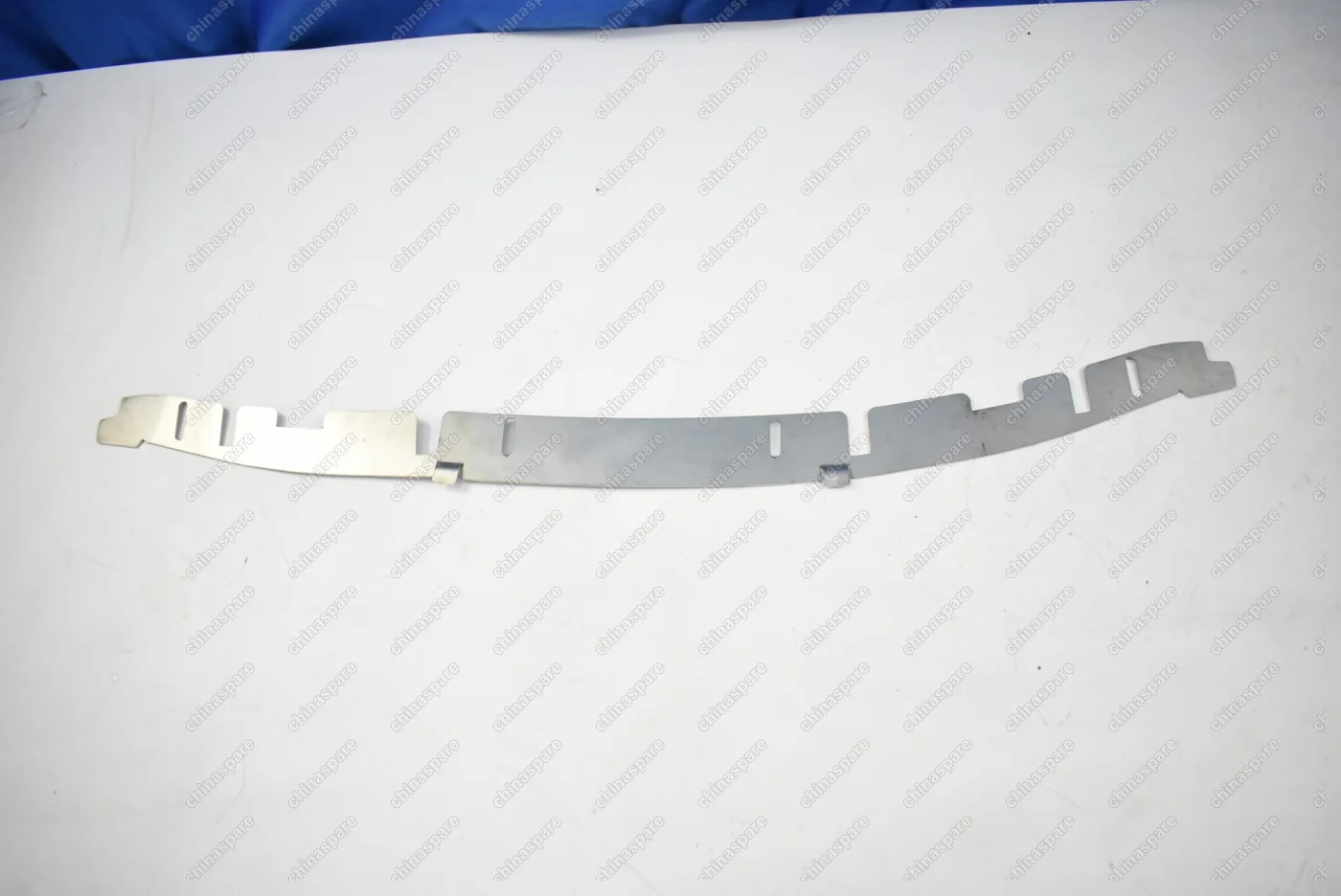 Кронштейн решетки радиатора Ford Mondeo III (2000-2007)