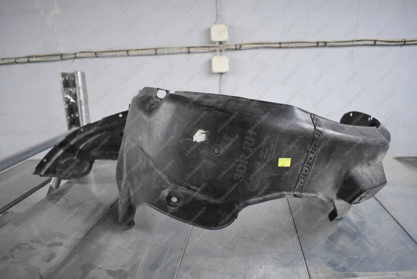 Локер передний правый Kia Ceed 2007-