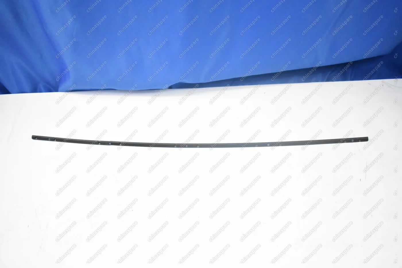 Накладка крепежная лобового стекла левая Volkswagen Golf Plus