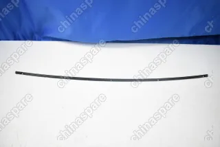 Накладка крепежная лобового стекла левая Volkswagen Tiguan 2008-