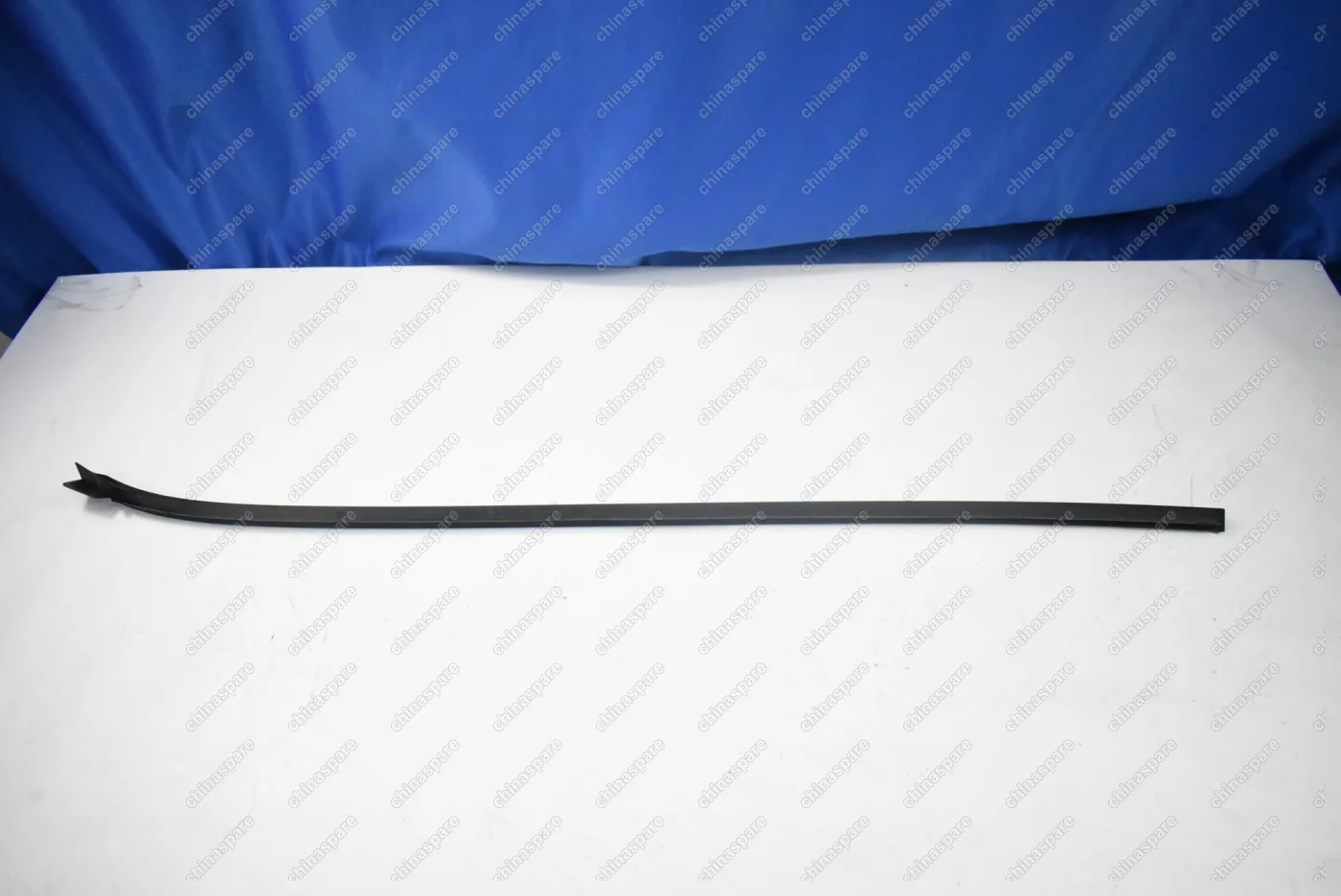 Накладка лобового стекла правая Ford Mondeo IV 2007-2015