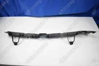 Направляющая заднего бампера (центральная) Opel Astra J 2010-2017