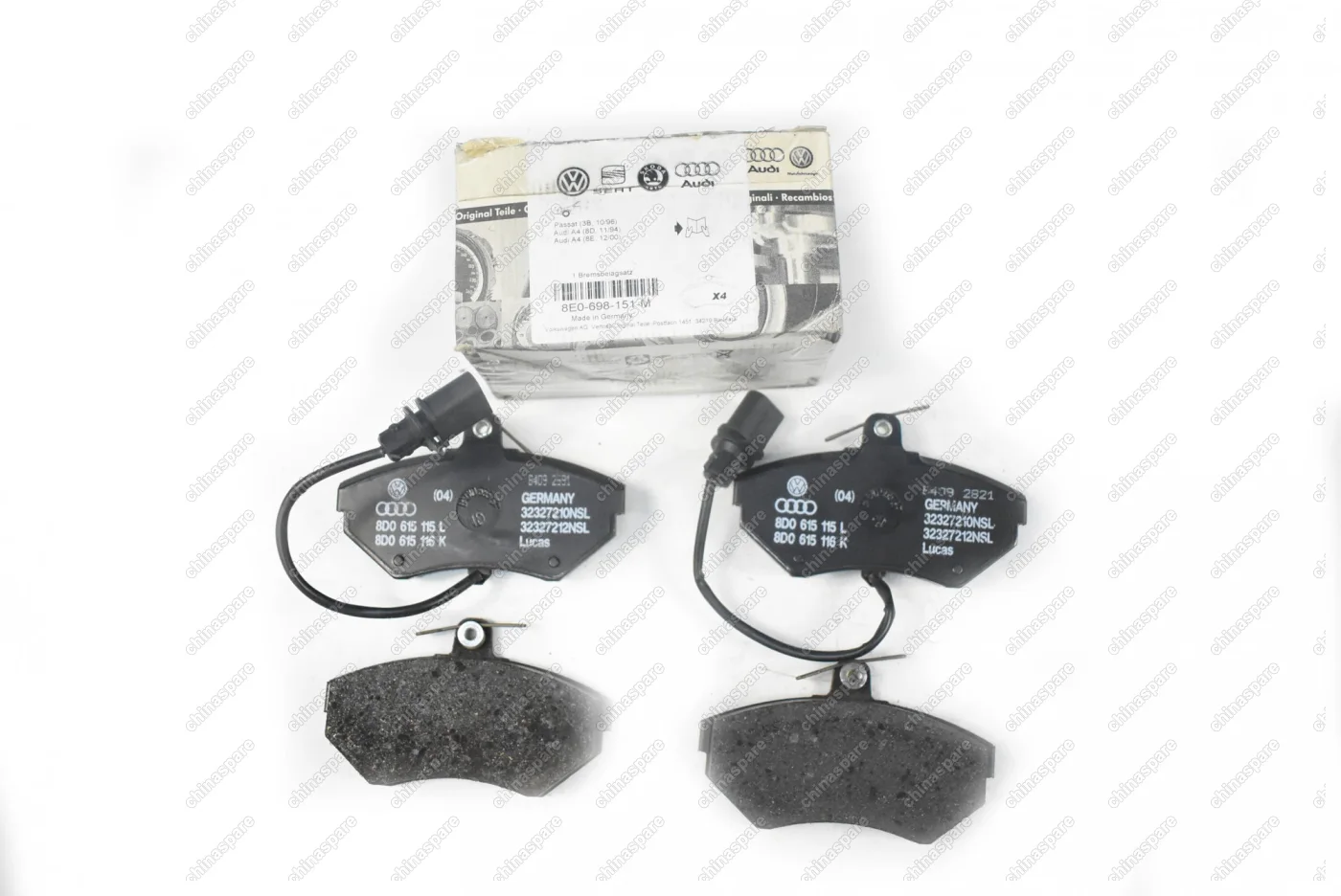 Колодки тормозные передние (с датчиками) Audi A4 (B6) / Volkswagen Passat V 97-08