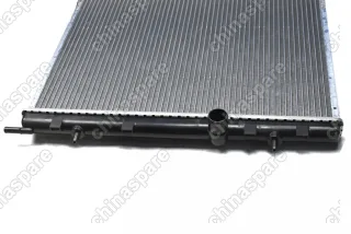 Радиатор охлаждения двигателя (АКПП) Dong Feng H30 Cross