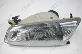 Фара головного света левая (без корректора) Toyota Camry 96-