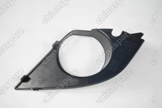 Накладка противотуманной фары правой BMW 5 E60/E61 2003-