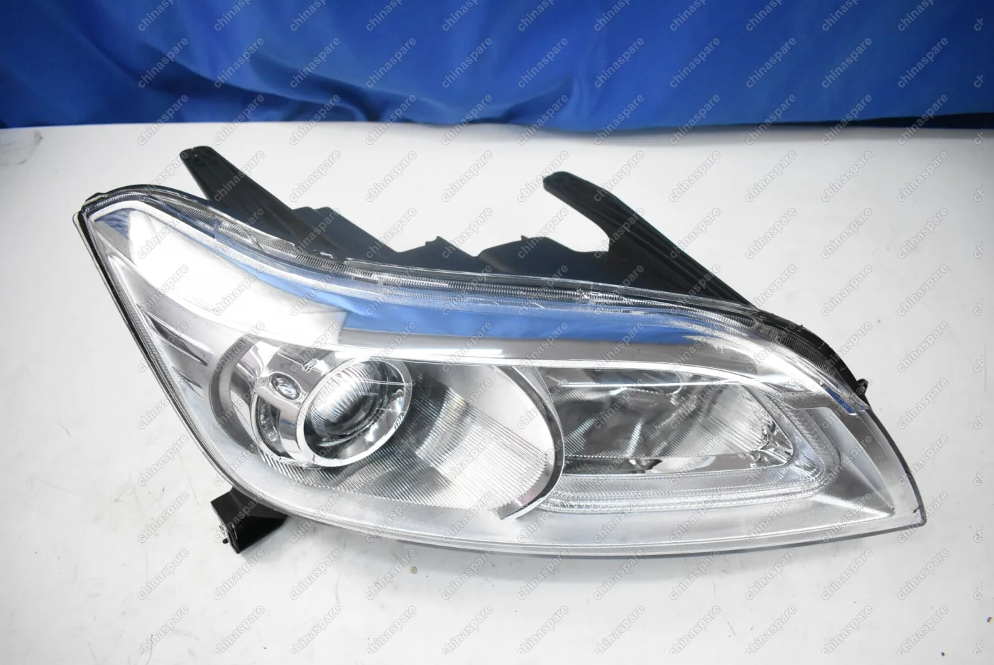 Фара головного света правая Lifan X60 (Без корректора)