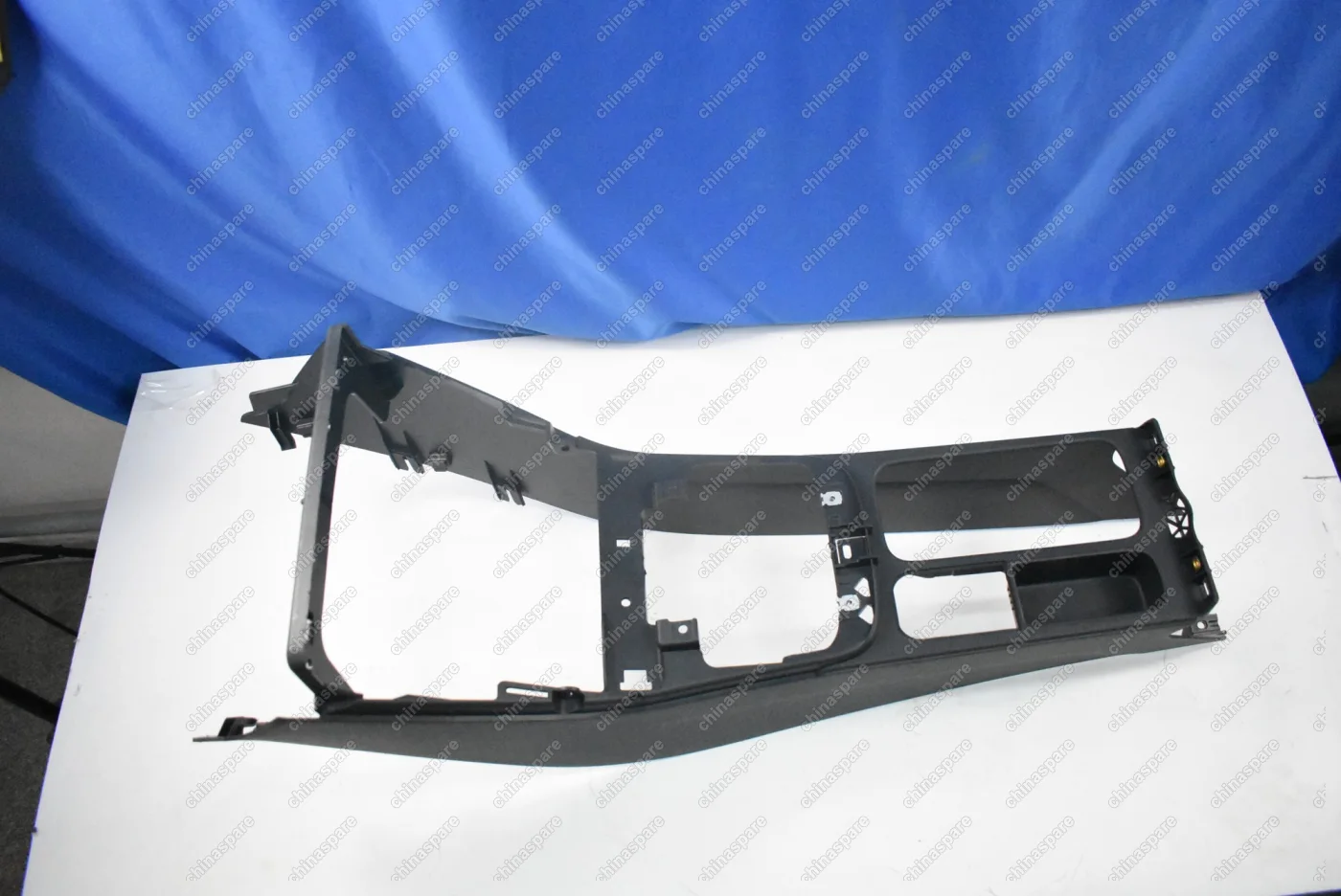 Консоль центральная Volkswagen Tiguan