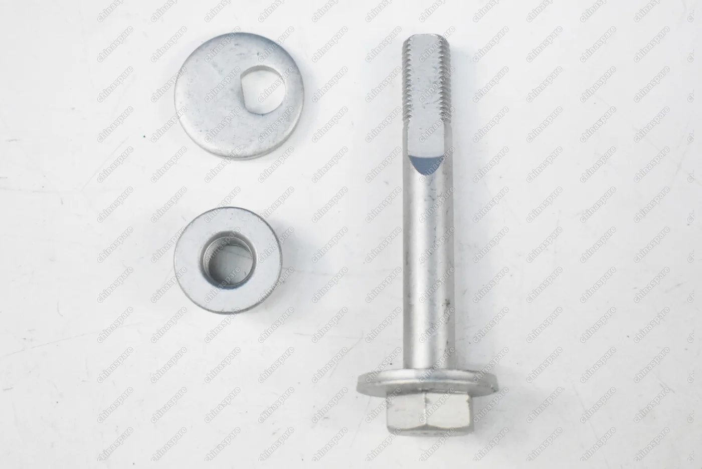 Болт развальный задней подвески подпружинного рычага Zotye T600