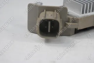 Реле-регулятор напряжения генератора Toyota Avensis II, RAV4 II, Previa II