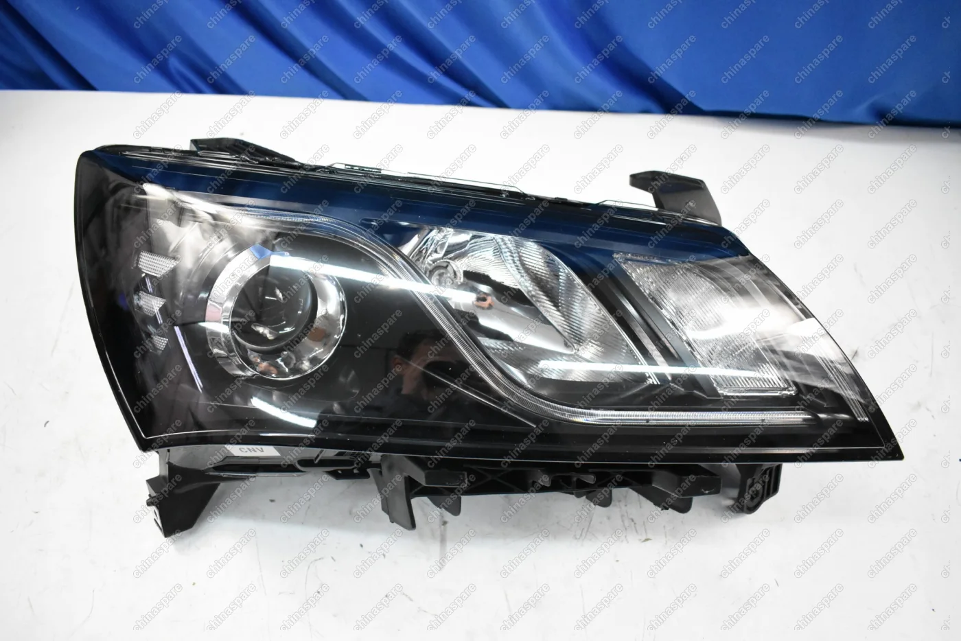 Фара головного света правая Geely Emgrand 7