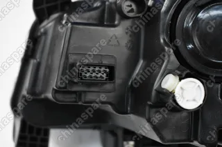 Фара головного света правая Geely Emgrand 7