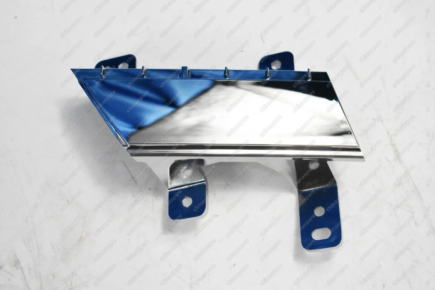 Накладка ходового огня передняя левая Lifan X60