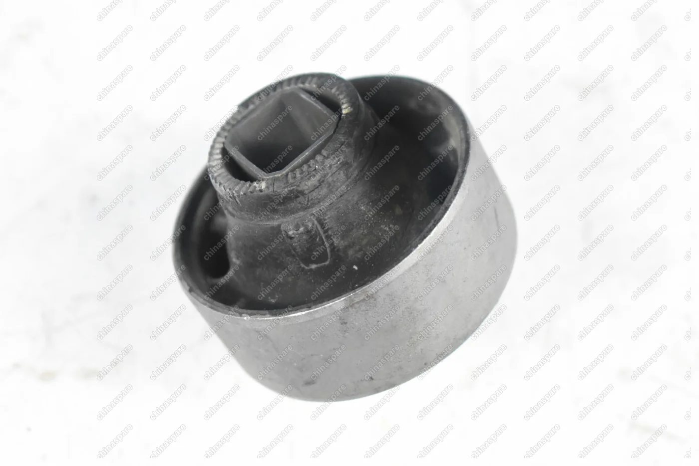 Сайлентблок переднего рычага задний Toyota Avensis 97-03