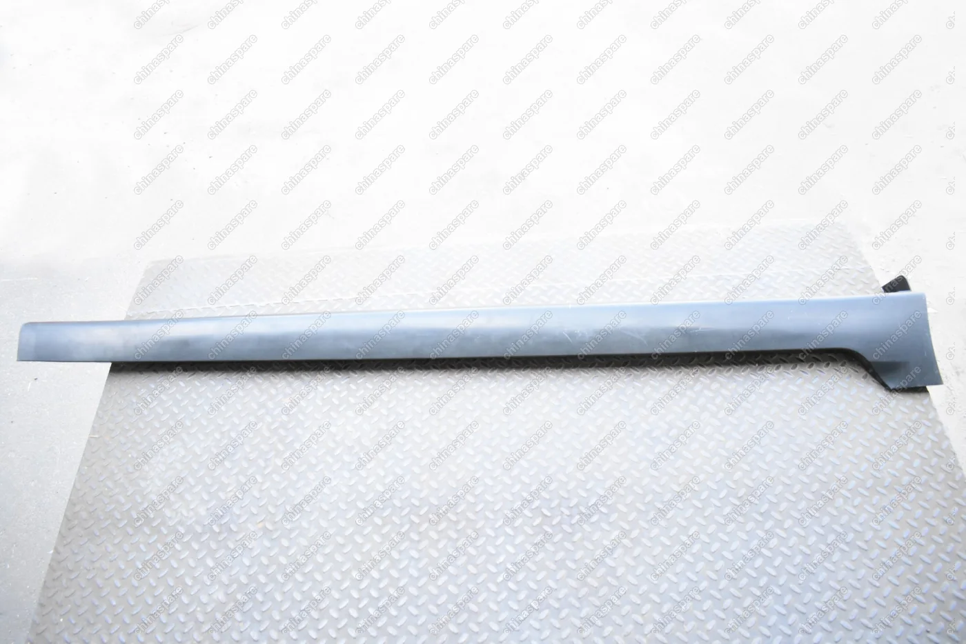 Накладка на порог наружная правая Kia Optima III 2010-2015 (уценка)