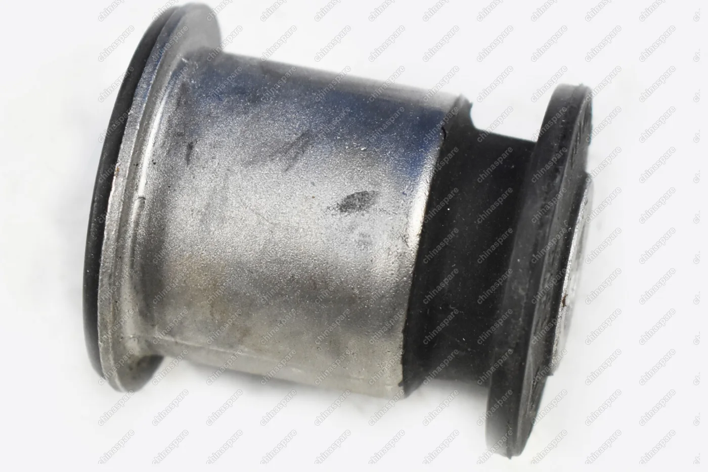 Сайлентблок переднего рычага передний Volkswagen Transporter IV