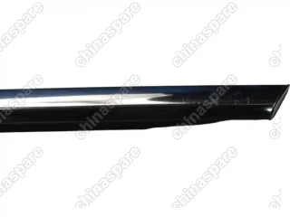 Накладка стекла заднего правого Chrysler 300C 2011-
