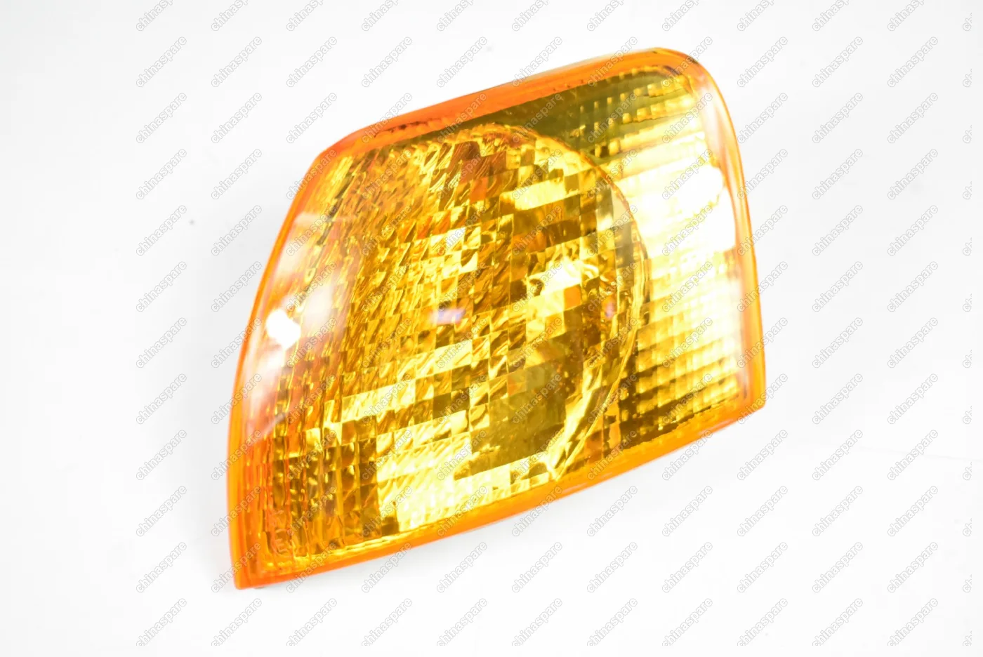 Корпус указателя поворота левый (желтый) Volkswagen Passat B5