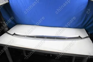 Молдинг крышки багажника Geely Coolray