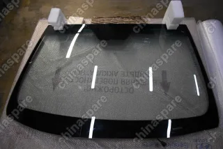 Стекло лобовое (зеленое, синяя с/з полоса, обогрев, датчик дождя) Hyundai i40 (уценка)