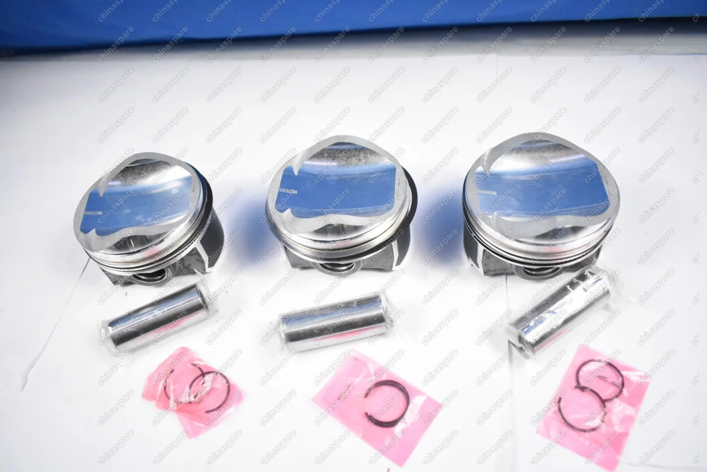 Поршни c кольцами и пальцем (комплект) +0,00 (STD) Audi CGW/CGX/CTU 3,0L 1-3 цилиндр