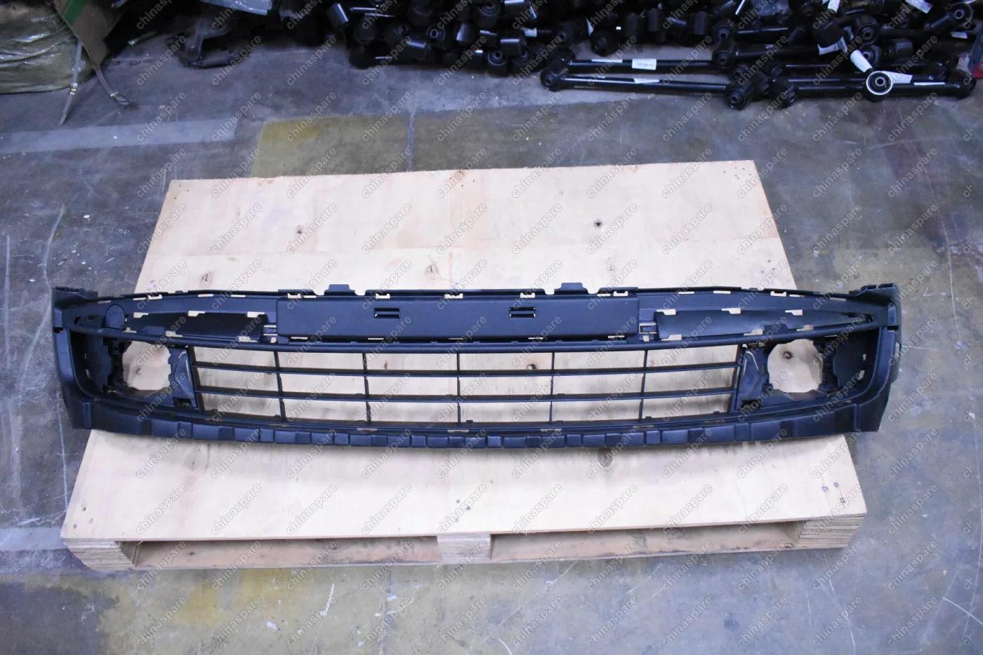 Решетка бампера центральная Renault Laguna III 2009-