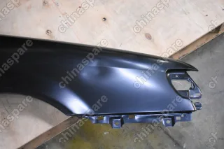 Крыло переднее правое Volkswagen Passat B4 93-96 (уценка)