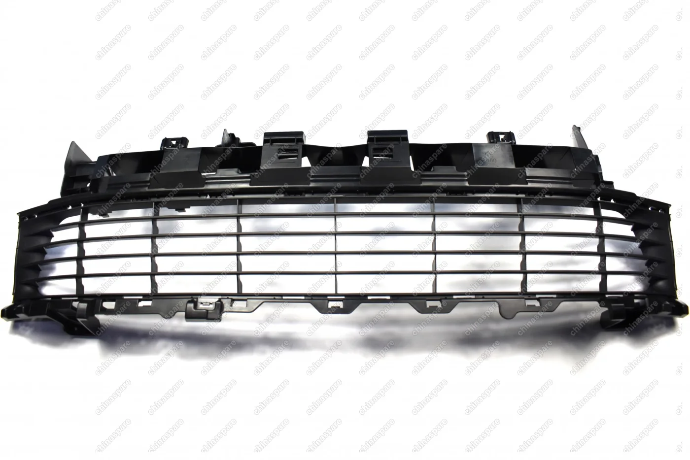 Решетка бампера переднего нижняя Renault Logan 2014