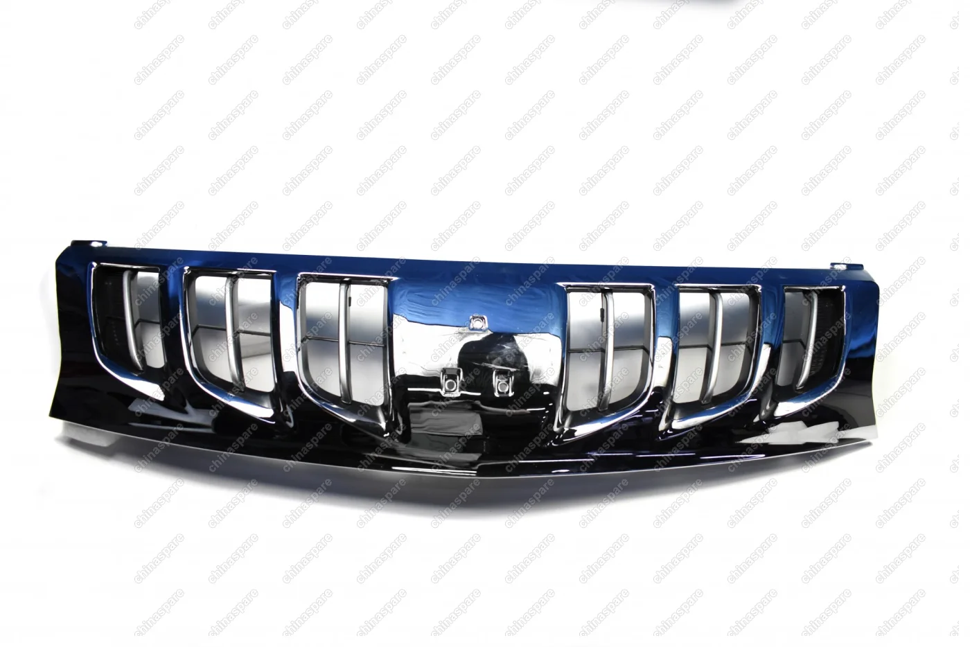 Решетка радиатора Mitsubishi L200 2015-2019 (уценка)