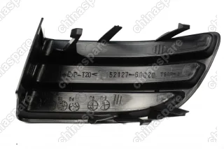 Заглушка в отверстие противотуманной фары правой Toyota Land Cruiser Prado 120