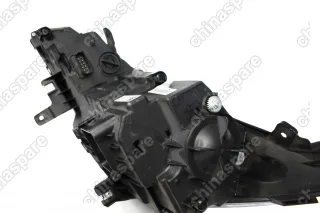 Фара головного света правая Hanteng X7