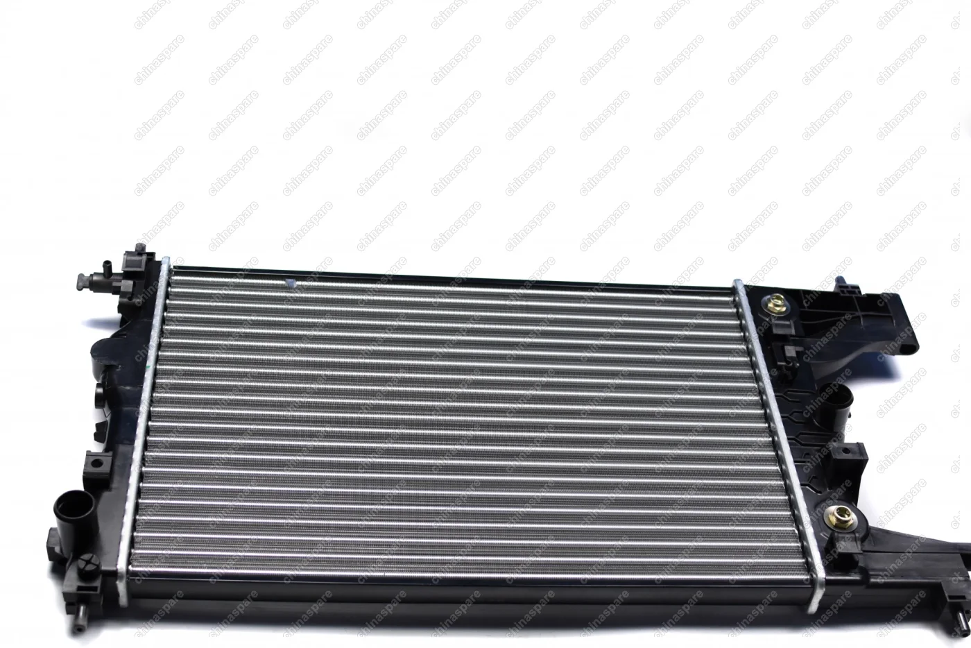 Радиатор охлаждения двигателя Chevrolet Cruze 1,6